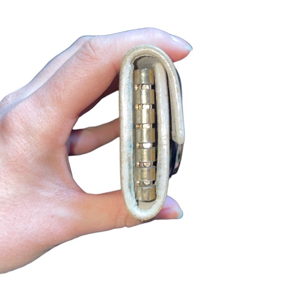 Authentic Gucci Heart GG Canvas Brown Key Case - Picture 9 of 9